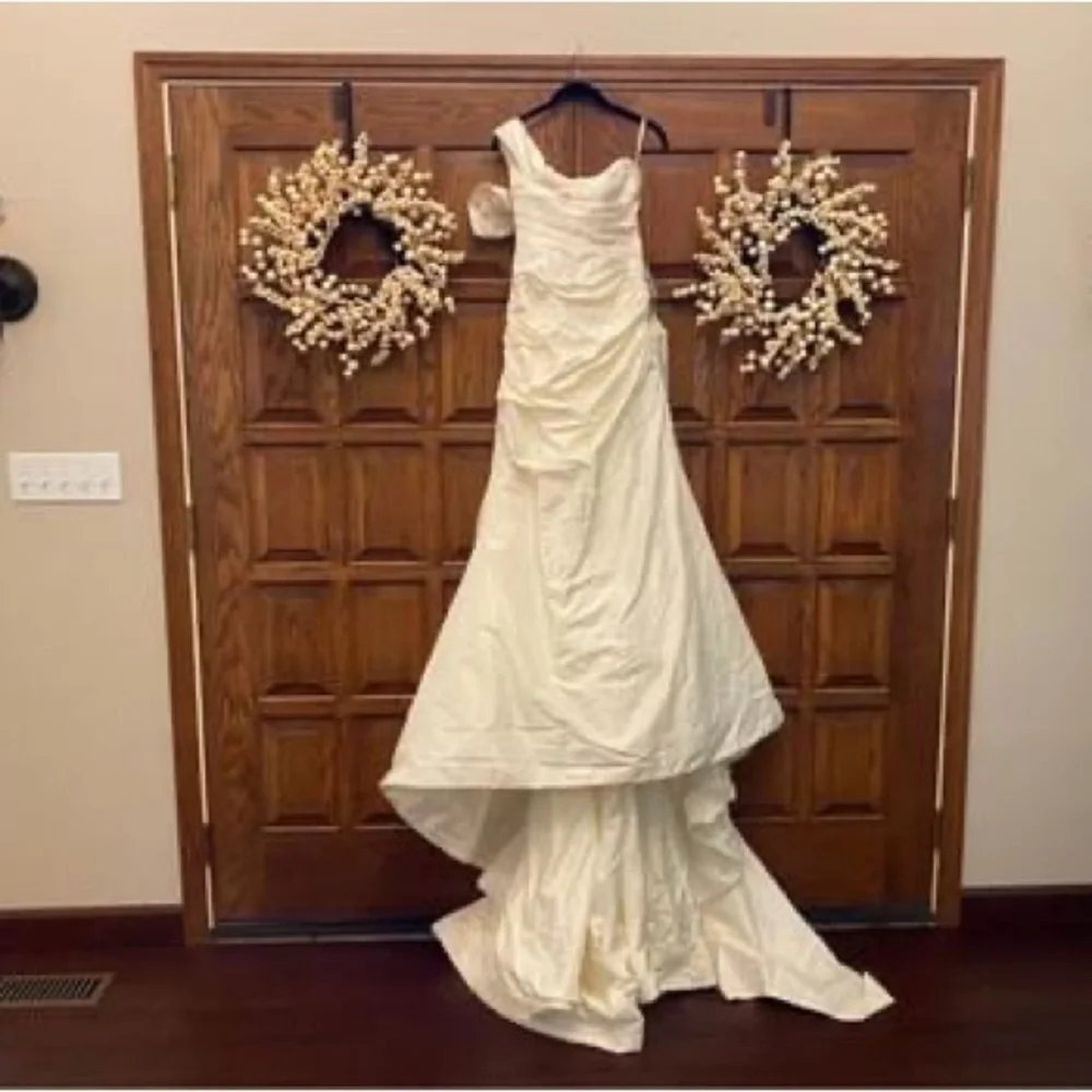 Romona Keveza Wedding Bridal Dress - Picture 5 of 9